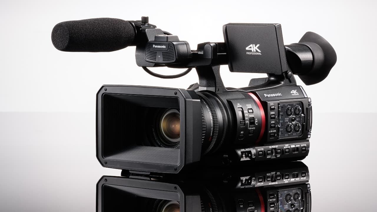 Panasonic AG-CX370: A high-end handheld camcorder for pro use